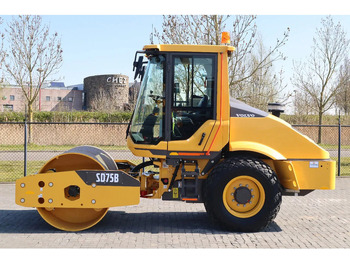 Volas VOLVO SD75B