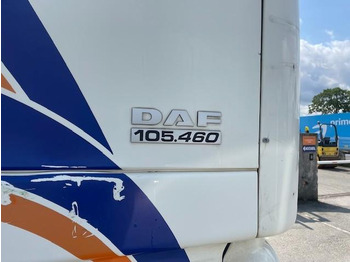 Platforminis/ Bortinis sunkvežimis, Sunkvežimis su kranu DAF XF105 460: foto 3