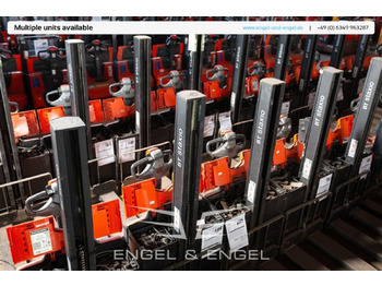 Padėklų krautuvas BT