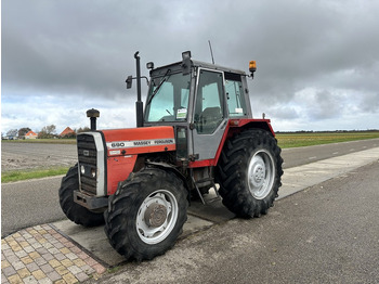 Traktorius MASSEY FERGUSON 690