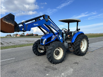 Traktorius NEW HOLLAND TD5