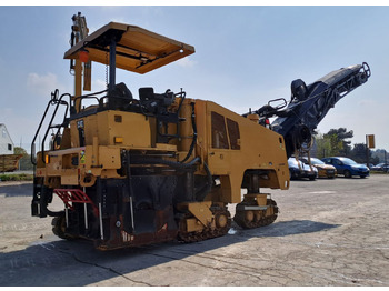 Asfalto freza CATERPILLAR