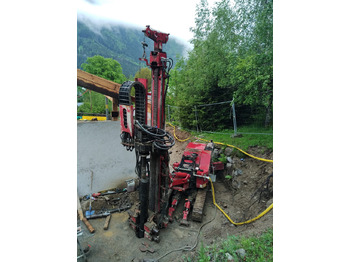 Polių kalimo mašina