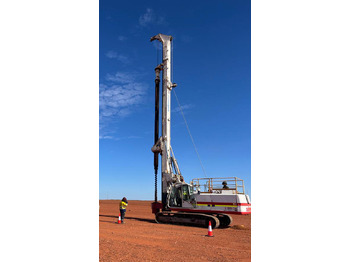 Polių kalimo mašina SOILMEC