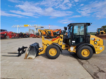 Ratinis krautuvas CATERPILLAR 906