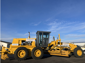 Greideris KOMATSU GD530A mit 5-Zahn-Heckaufreisser: foto 4