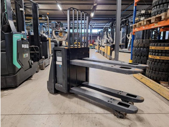 Padėklų krautuvas CROWN