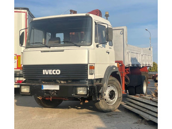 Savivartis sunkvežimis, Sunkvežimis su kranu IVECO Unic: foto 3