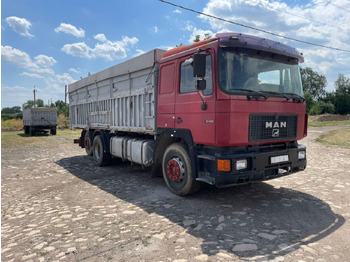 Platforminis/ Bortinis sunkvežimis MAN 25.422