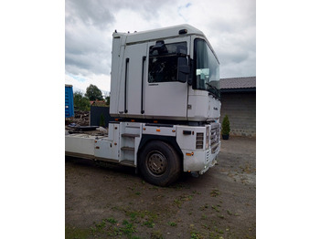 Vilkikas RENAULT Magnum 440