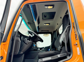 Interior photo 1: Nauja Važiuoklės sunkvežimis Mercedes-Benz Arocs 2633 6x4 Arocs 2633 6x4, 2x Nebenantrieb Interior photo 1: Nauja Važiuoklės sunkvežimis Mercedes-Benz Arocs 2633 6x4 Arocs 2633 6x4, 2x Nebenantrieb