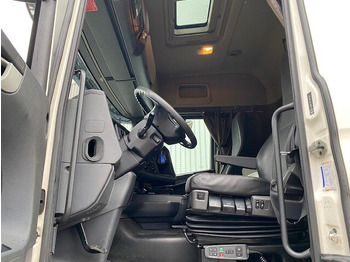 Interior photo 1: Furgonas sunkvežimis Scania R450 LB 6x2-4 R450 LB 6x2-4 Getränkekoffer, Retarder, Lift-/Lenkachse, Stapleraufnahme