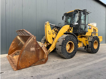 Ratinis krautuvas CATERPILLAR 930M
