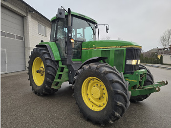 Traktorius JOHN DEERE 7600