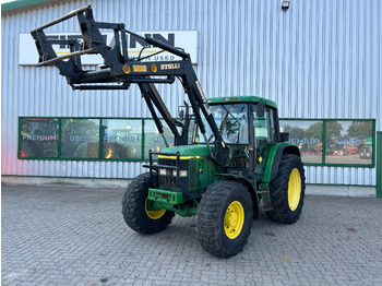 Traktorius JOHN DEERE 6110