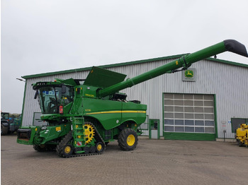Derliaus nuėmimo kombainas JOHN DEERE S770