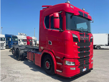 Konteineris-vežimus/ Sukeisti kūną sunkvežimis SCANIA S 500