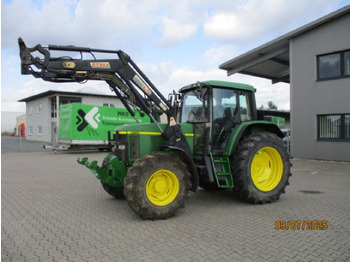 Traktorius JOHN DEERE 6610