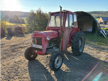 Traktorius MASSEY FERGUSON