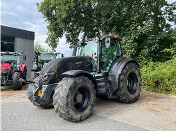 Traktorius VALTRA T174