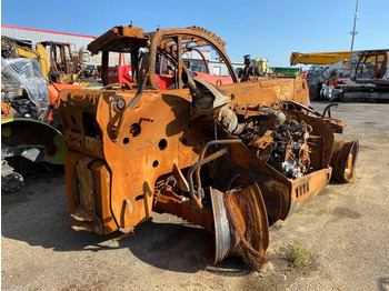 Teleskopinis krautuvas Manitou MLT 737 endommagé: foto 4