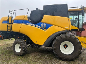 Derliaus nuėmimo kombainas NEW HOLLAND CX series