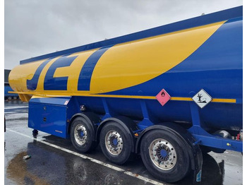 Puspriekabė cisterna SCHWARZMÜLLER