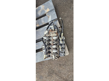 Hidraulika - Žemės ūkio technika Claas Scorpion Kramer - rozdzielacz hydrauliczny Bucher 1000277214: foto 5