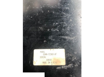Valdymo blokas - Žemės ūkio technika Ford 8630  - TRANSMISSION CONTROL MODULE F2NN7Z369AA: foto 2