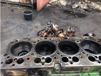 Variklis ir dalys JOHN DEERE