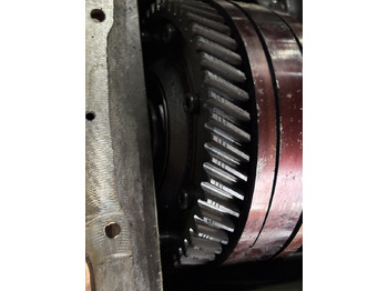 Pusašis - Žemės ūkio technika John Deere 6930 7210 7600 7800 Przystawka Przedniego Napędu RE69641 R134578: foto 3