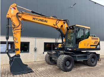 Ratinis ekskavatorius HYUNDAI