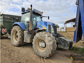 Traktorius NEW HOLLAND T8040