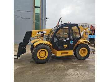 Teleskopinis krautuvas JCB