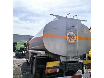 Autocisterna SINOTRUK Howo 6x4: foto 3