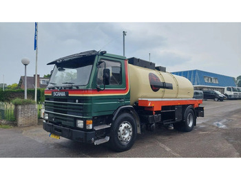 Autocisterna SCANIA P82