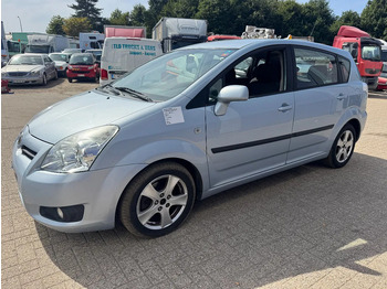 Lengvasis automobilis TOYOTA