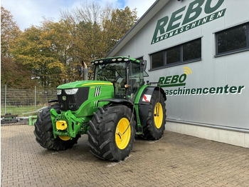Traktorius JOHN DEERE 6215R