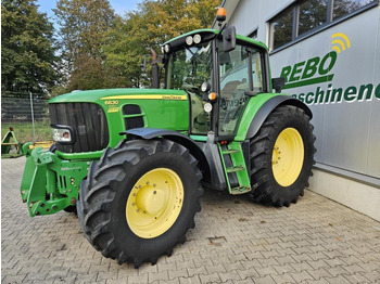 Traktorius JOHN DEERE 6630
