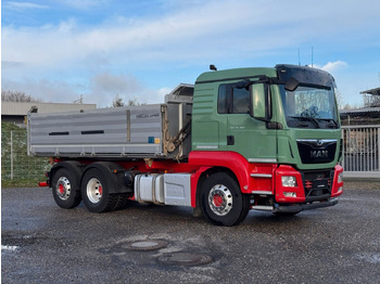 Savivartis sunkvežimis MAN