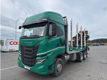 Sunkvežimis su kranu IVECO X-WAY