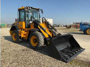 Ratinis krautuvas JCB 411 S5 HT: foto 4