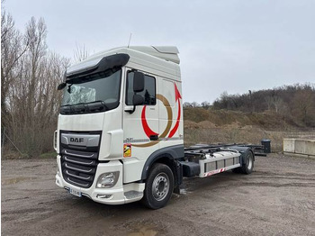 Konteineris-vežimus/ Sukeisti kūną sunkvežimis DAF XF 450