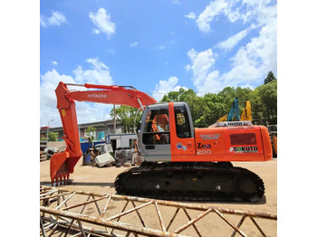 Vikšrinis ekskavatorius HITACHI ZX200