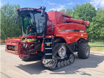 Derliaus nuėmimo kombainas CASE IH