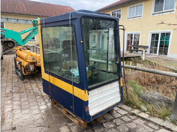 Kabina KOMATSU