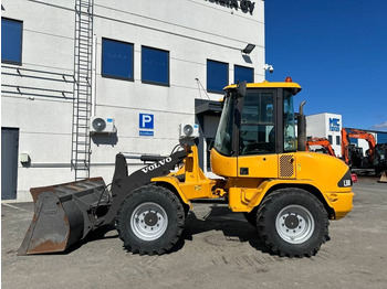 Ratinis krautuvas VOLVO L30B
