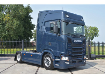 Vilkikas SCANIA S 450