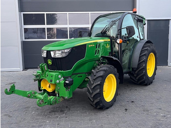 Traktorius JOHN DEERE