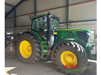 Traktorius JOHN DEERE 6215R